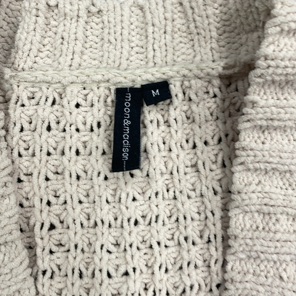 Medium moon and madison cream cardigan sweater - Picture 5 of 10